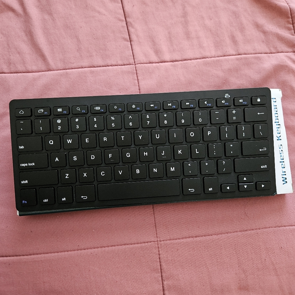 Wireless Keyboard - Black - Picture 2 of 4
